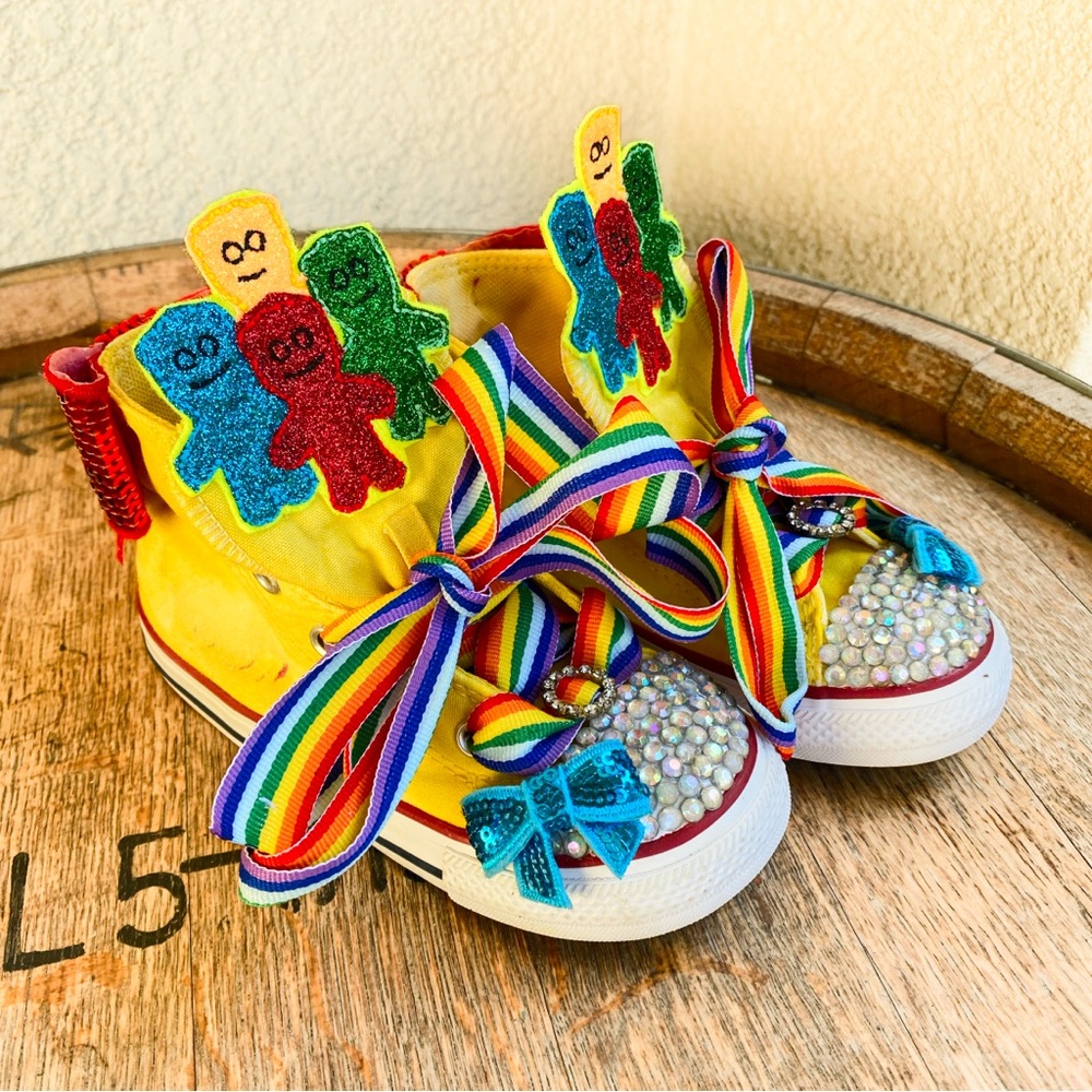 Kids Converse all star chuck Taylor’s customer rainbow bling rhinestone size 9